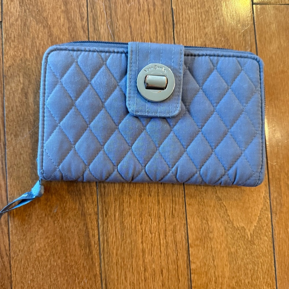 Vera Bradley Gray Quilted Wallet Turn Lock Zip Around Classic